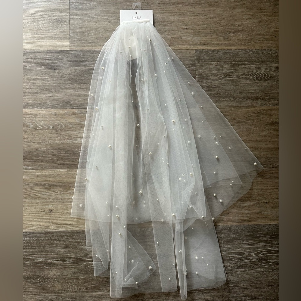 White Tulle Veil with Faux Pearls